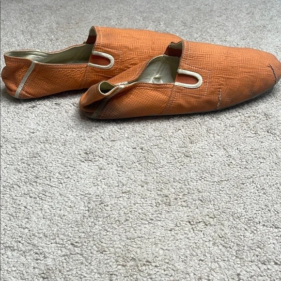 Old Navy Orange Slip-On Men's Shoes - Picture 4 of 5